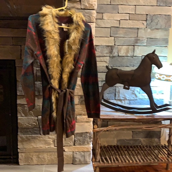 Tasha Polizzi Berlin Blanket Cardigan - Picture 6 of 15